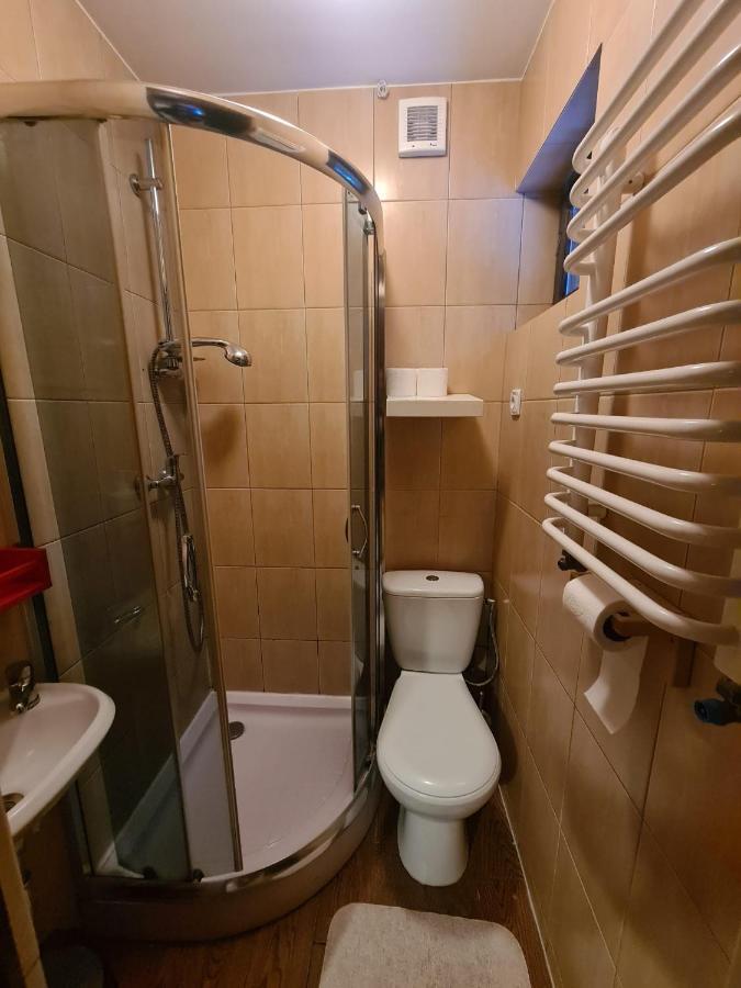Chata Starych Znajomych Sanok Bagian luar foto