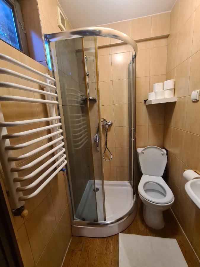 Chata Starych Znajomych Sanok Bagian luar foto