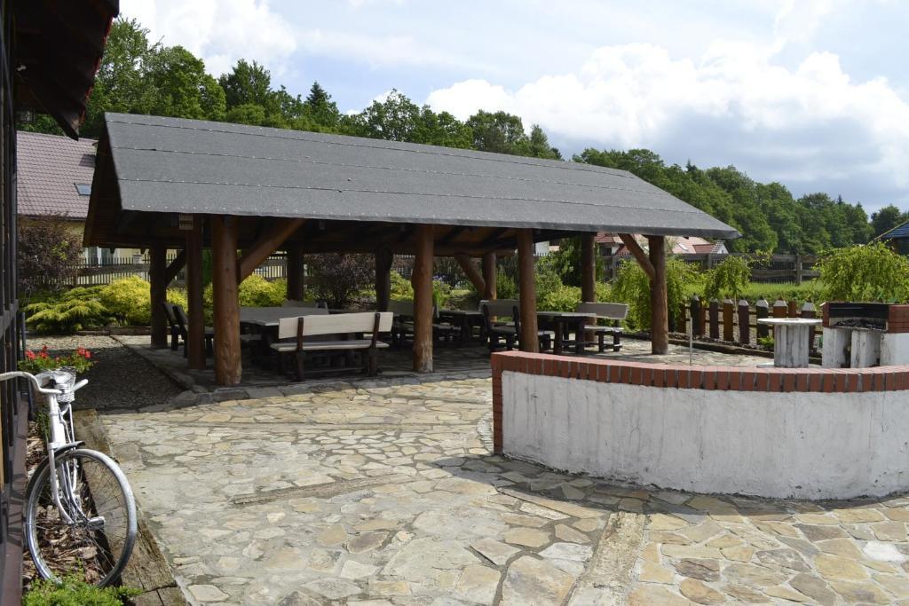 Chata Starych Znajomych Sanok Bagian luar foto