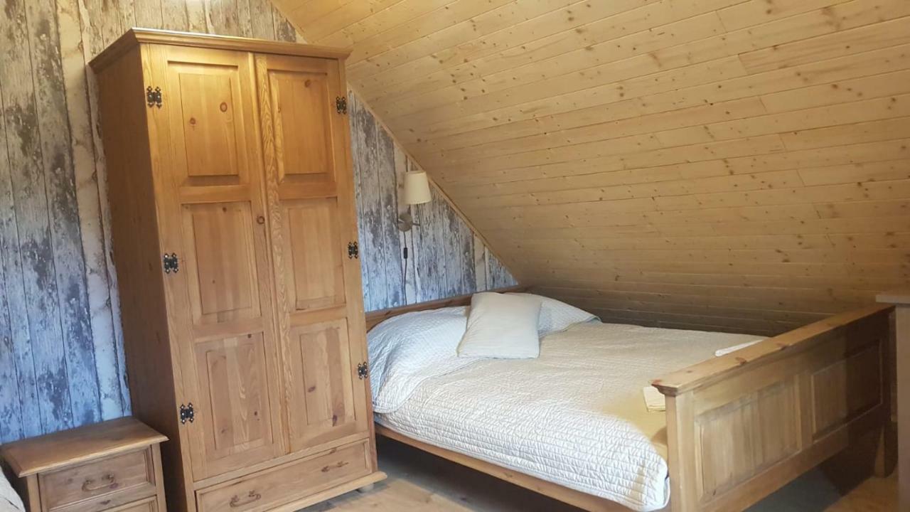 Chata Starych Znajomych Sanok Bagian luar foto